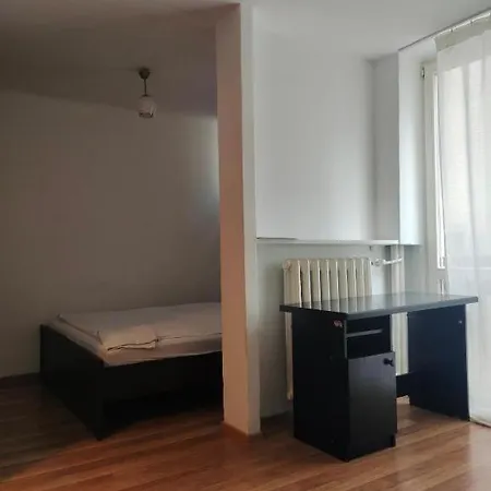Apartman To Close *